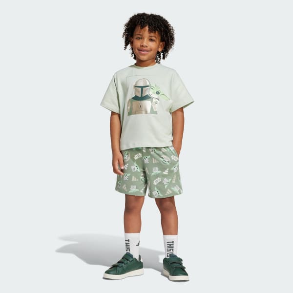 สีเขียว ชุดเสื้อยืดและกางเกงขาสั้น ADIDAS STAR WARS MANDALORIAN