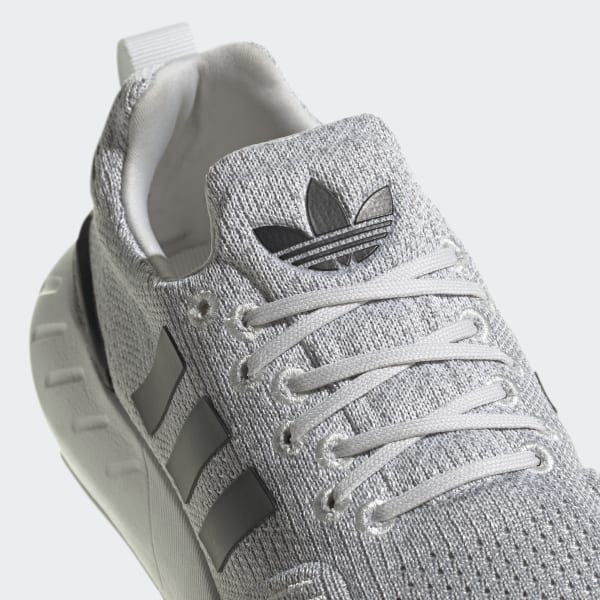 Adidas swift online run white grey