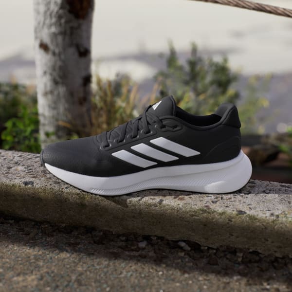 最新☆アディダスメンズランニング☆Runfalcon 5 Running Shoes Amazon.com | adidas Men's Run Falcon 5 Sneaker, Black/White