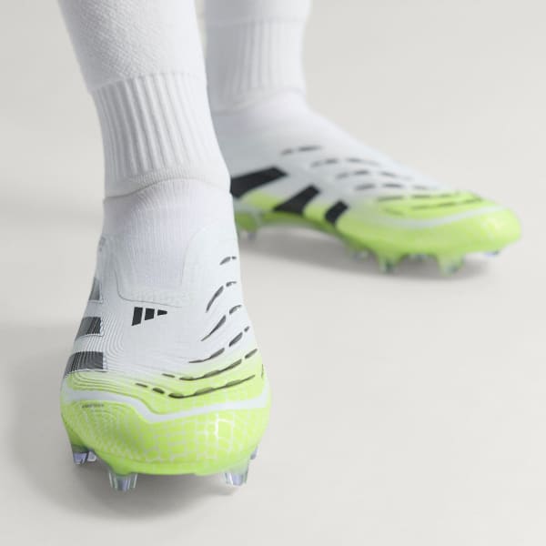Predator Elite Laceless Firm Ground Cleats