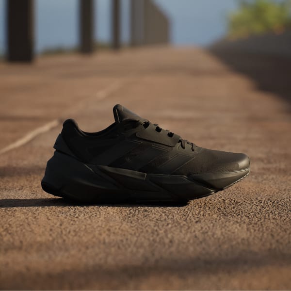 Schwarz Adistar 2.0 Laufschuh
