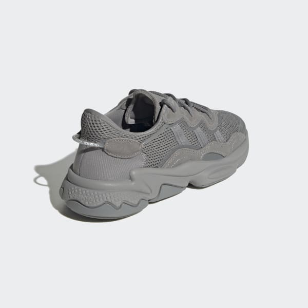 Ozweego grijs deals