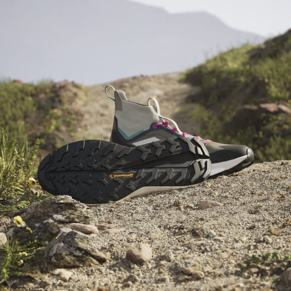2.0_-_Terrex_Free_Hiker_2.