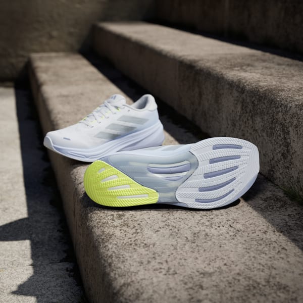 Abu-abu Sepatu Running Supernova Rise 2