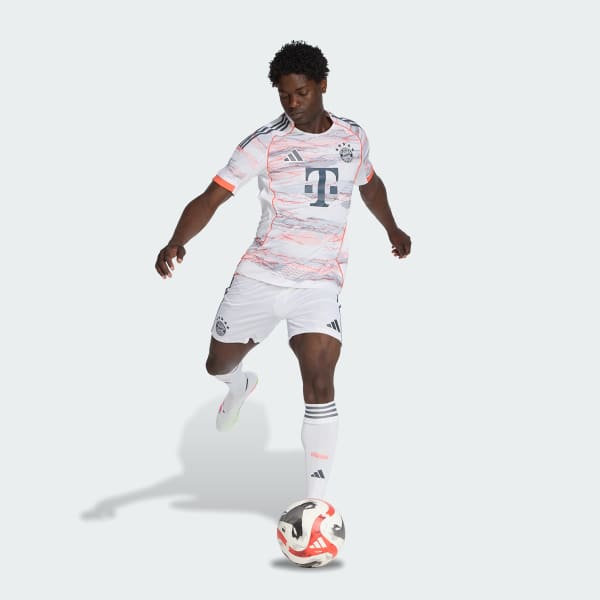 Hvit FC Bayern 25/26 Borteshorts