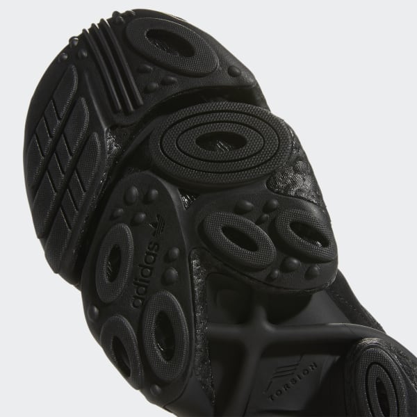 adidas torsion all black