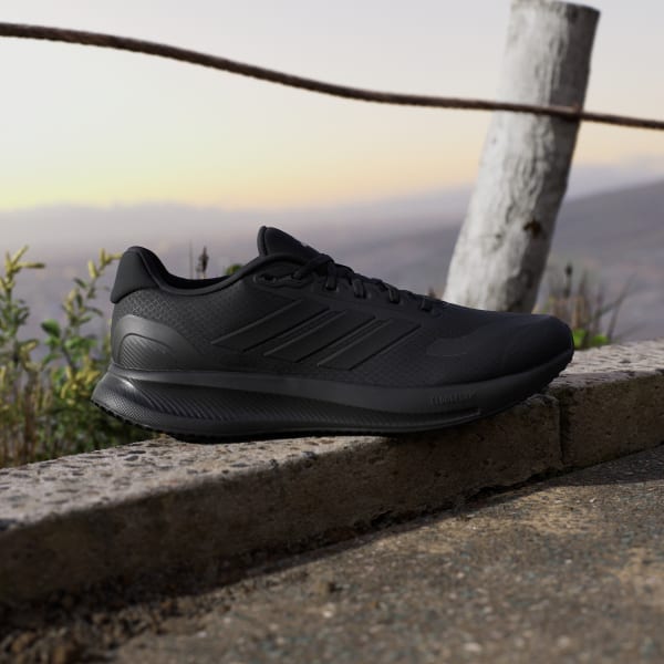 Nero Scarpe da running Runfalcon 5