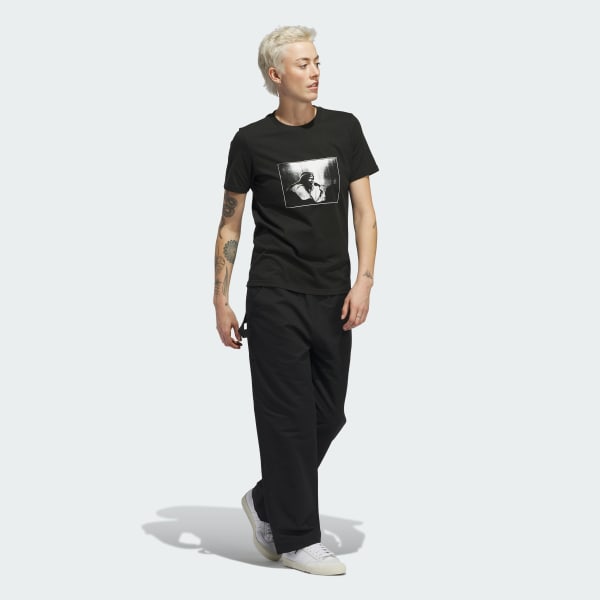 Preto Camiseta Nora Manga Curta Estampada (Gênero Neutro)