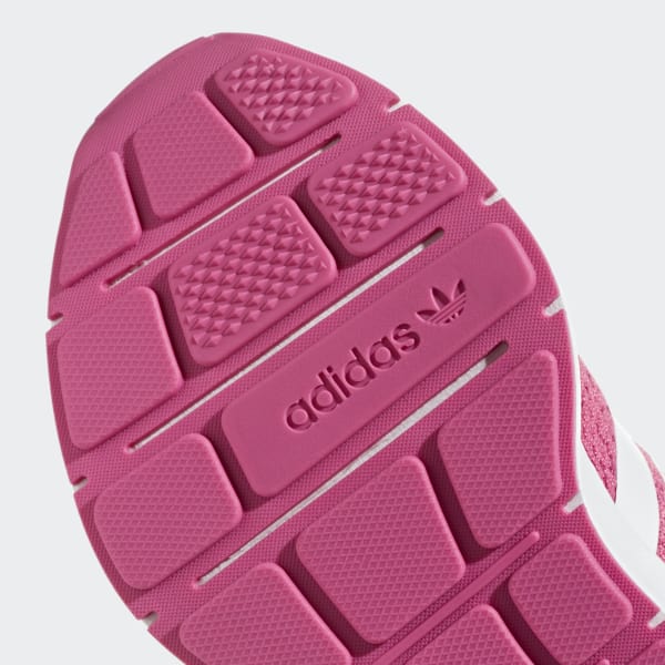 Adidas originals swift sales run sneakers in pink