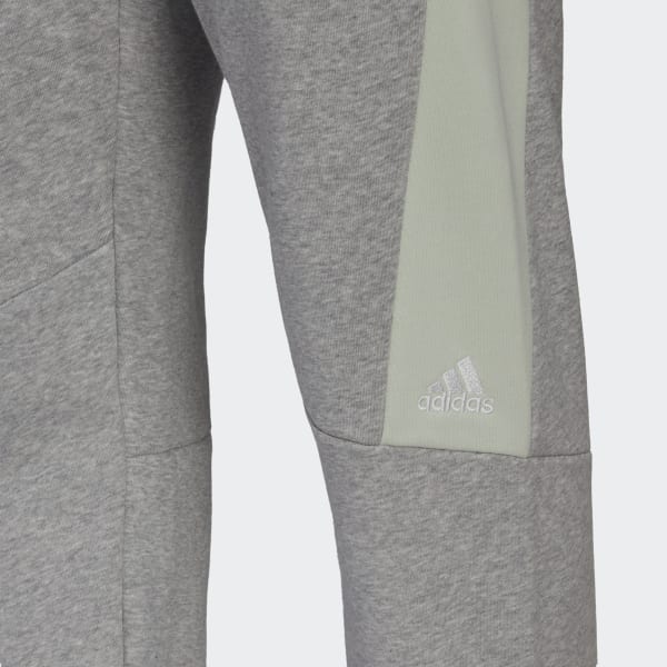 Gris Pantalón Future Icons Badge of Sport Bordado TA190
