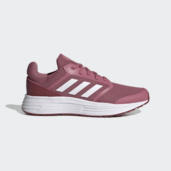 maroon running shoes
