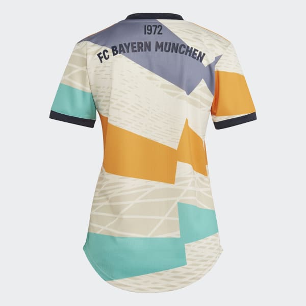 Beige FC Bayern 22/23 Fourth Jersey