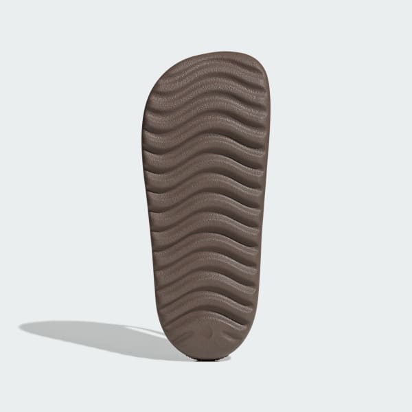 Cokelat SLIDES ADILETTE LUMIA