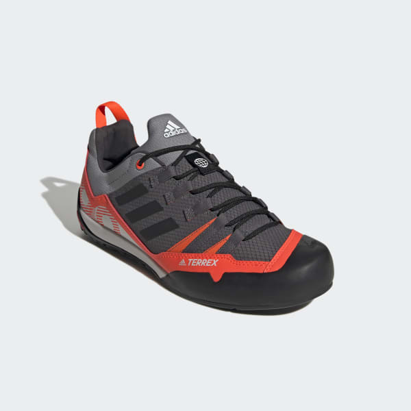 Szary Terrex Swift Solo Approach Shoes