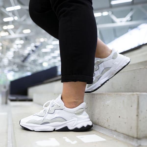 adidas Leder OZWEEGO Schuh in Weiß für Herren Damen Schuhe Sneaker Niedrig Geschnittene Sneaker 