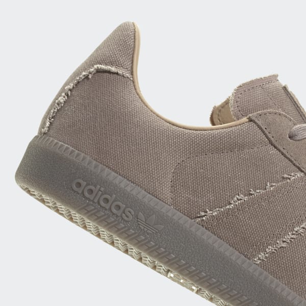 アディダス　BW ARMY Adidas BW Army, A remastered version of shoes first issued