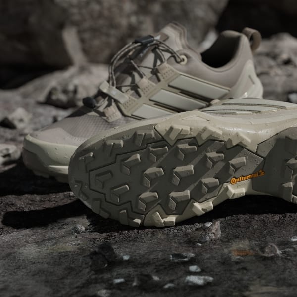 ドローイング　111 adidas Terrex Skychaser GORE-TEX Hiking Shoes - Beige