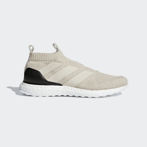 Adidas con 16 store