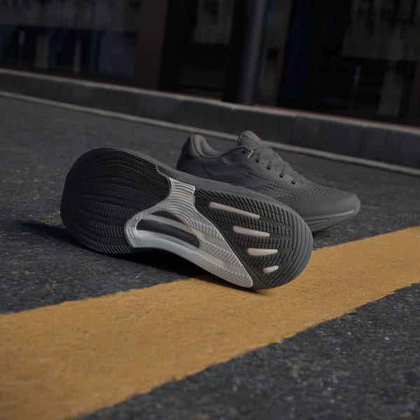 Black Supernova Rise Running Shoes