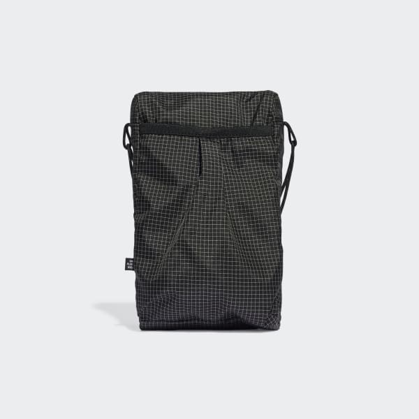 Svart adidas Adventure Flag Bag Small
