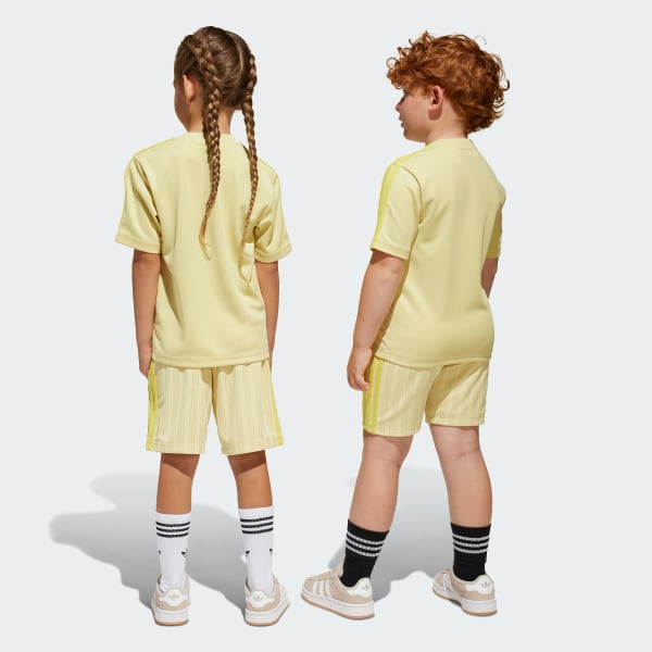 Kuning Setelan T-Shirt Celana Pendek