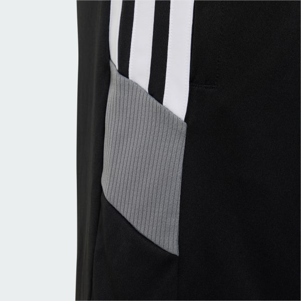 Zwart TIRO 26 ESSENTIALS SHORT