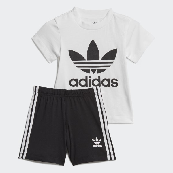 maglietta e pantaloncini adidas