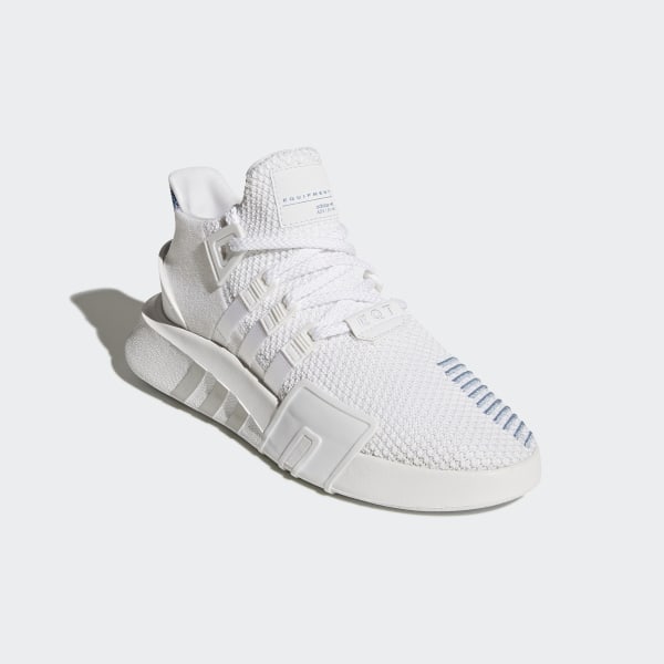 tenis adidas en bota