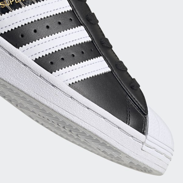 superstar metallic zwart