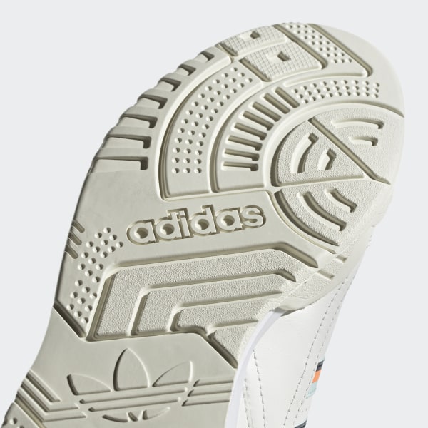 d98157 adidas