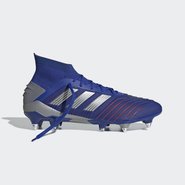 zapatos con toperoles de aluminio