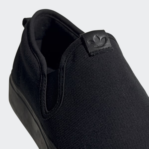 slip on skate shoes