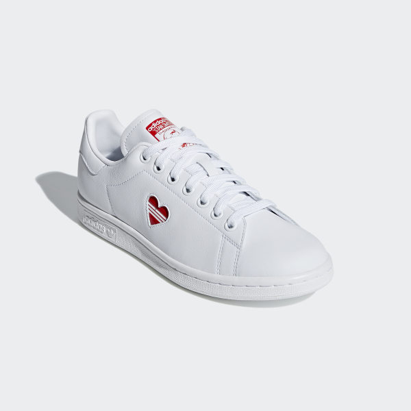 stan smith red heart