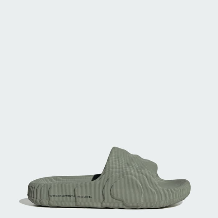 Adilette cloudfoam plus stripes on sale slides womens
