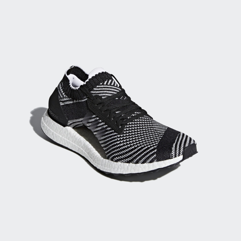Ultraboost_X_Schoenen_zwart_CQ0009_04_standard.jpg