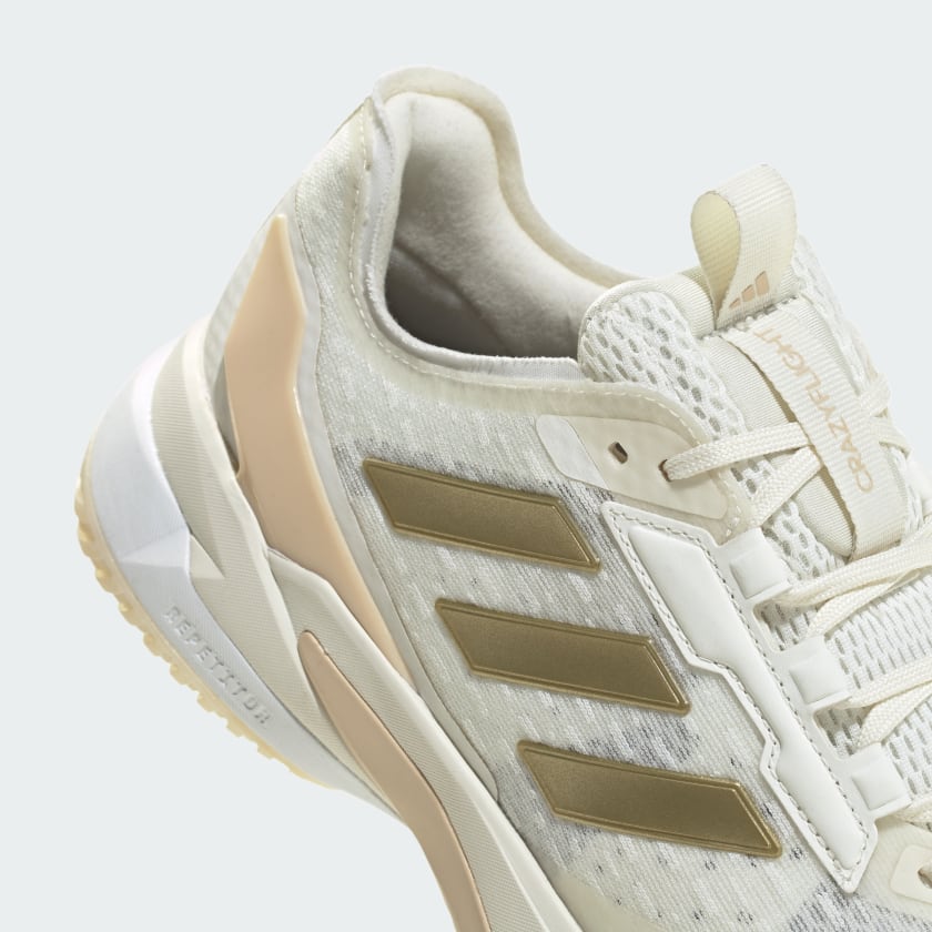как выглядит adidas women Crazyflight 6 Indoor Shoes фото