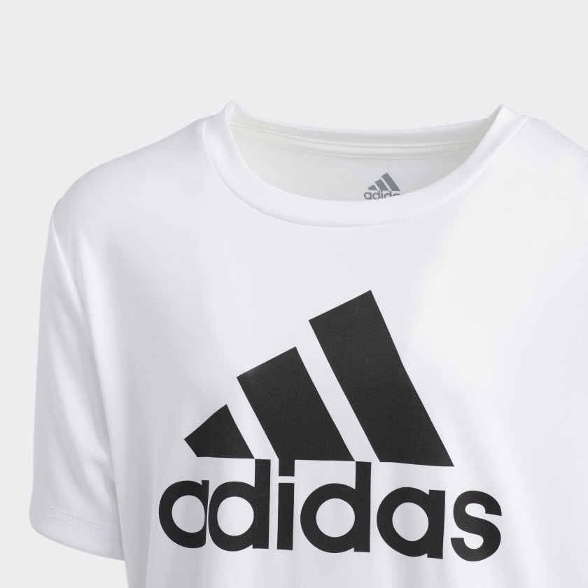 как выглядит adidas kids Climalite Badge of Sport Tee фото