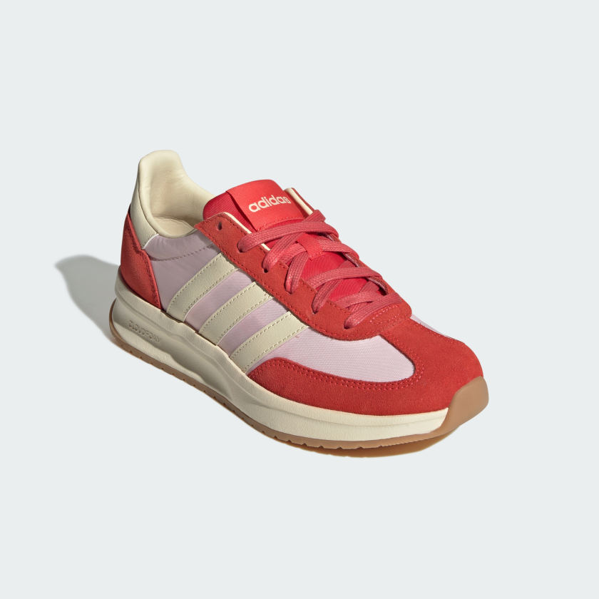 как выглядит adidas women RUN 70s 2.0 Shoes фото