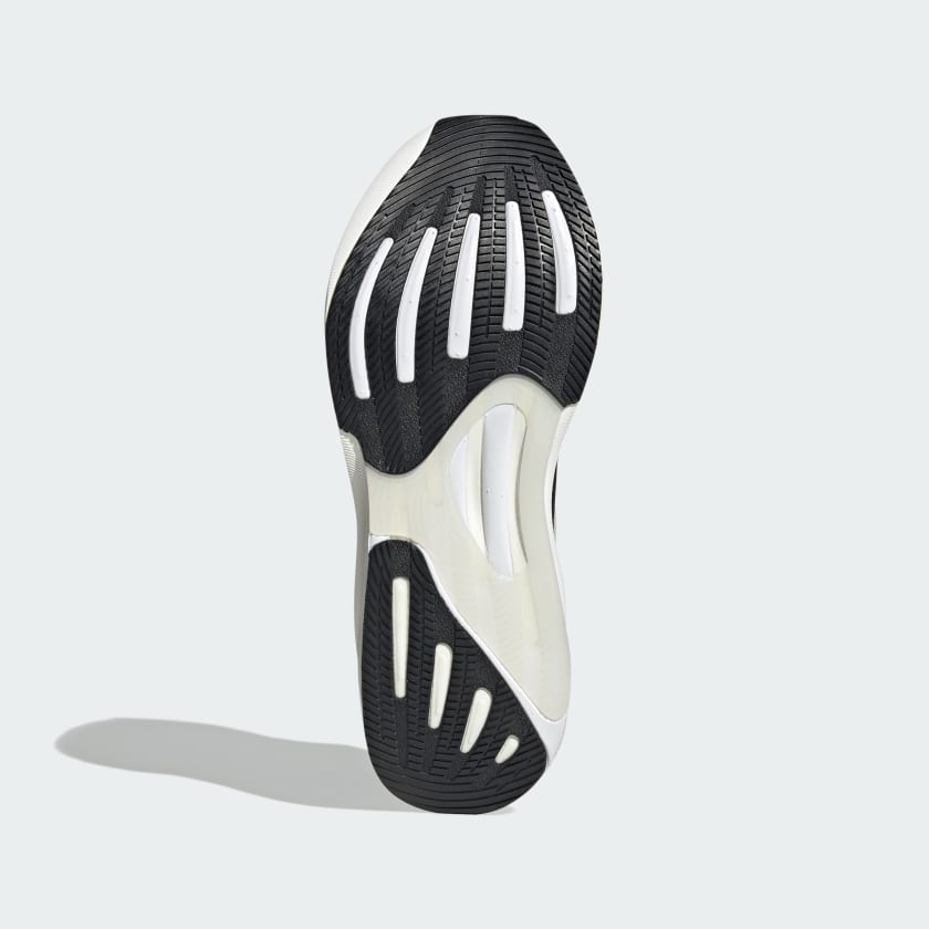 как выглядит adidas women Supernova Rise 2 Running Shoes фото