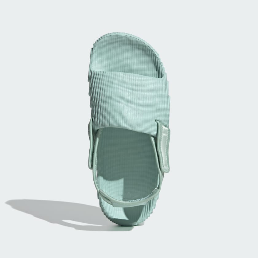 как выглядит adidas women Adilette 22 XLG Slides фото