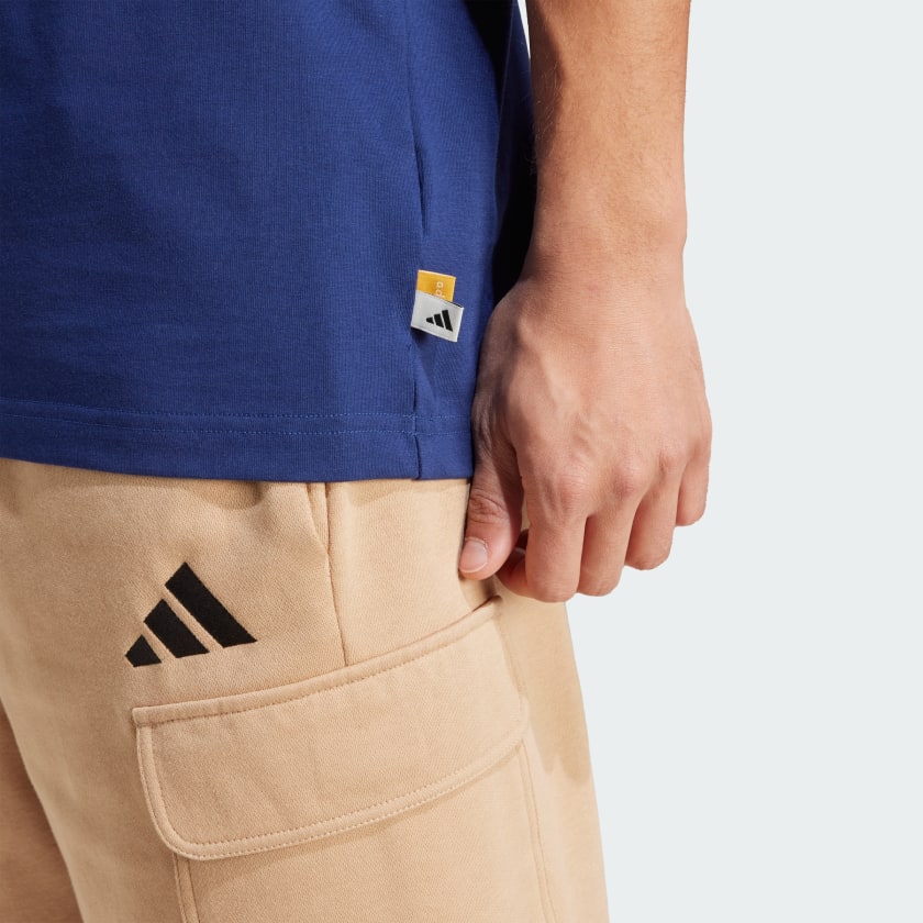 как выглядит adidas men Dog Hoop Patch Graphic Tee фото