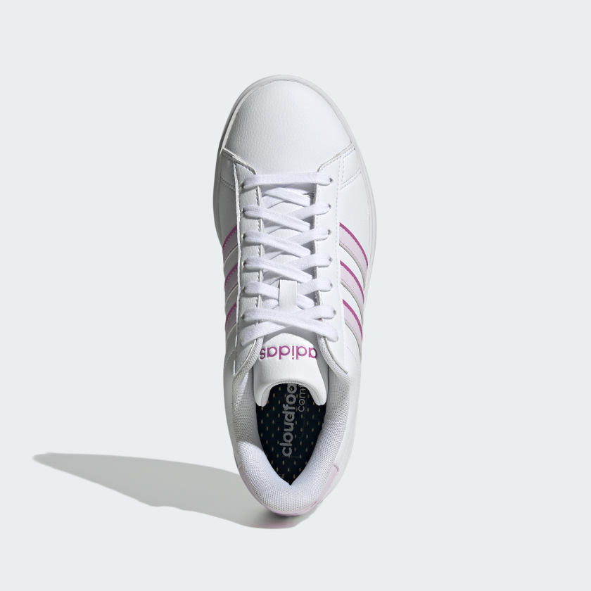 как выглядит adidas women GRAND COURT 2.0 SHOES фото