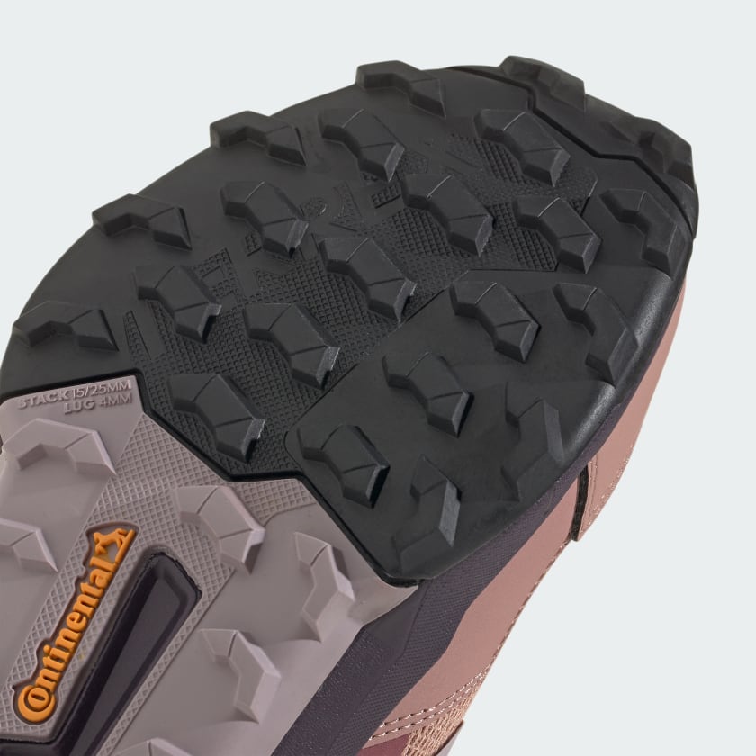 как выглядит adidas women Terrex AX4 Hiking Shoes фото