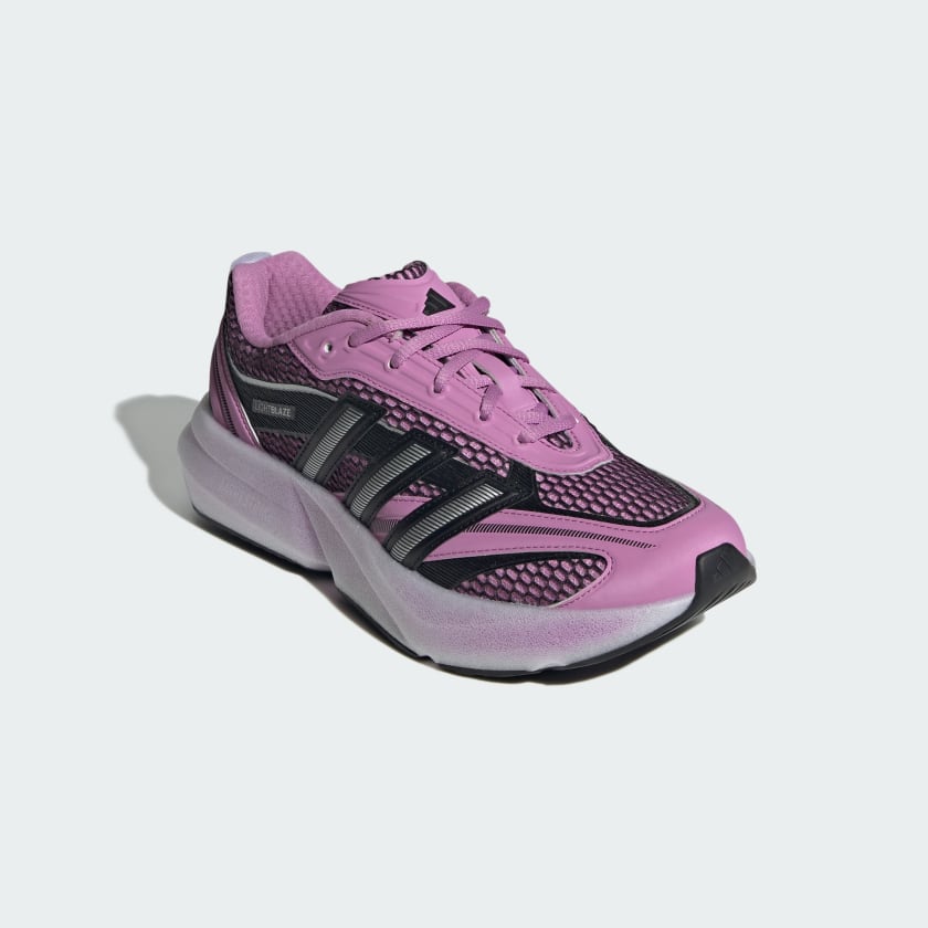 как выглядит adidas women Lightblaze Glow Shoes фото