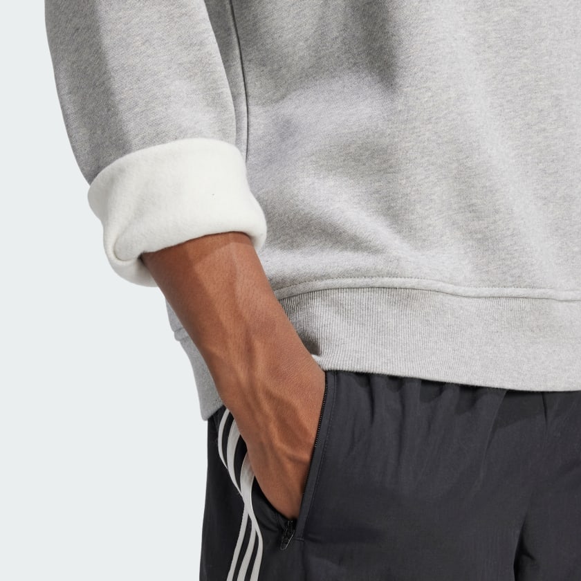 как выглядит adidas men Trefoil Essentials Crew Sweatshirt фото