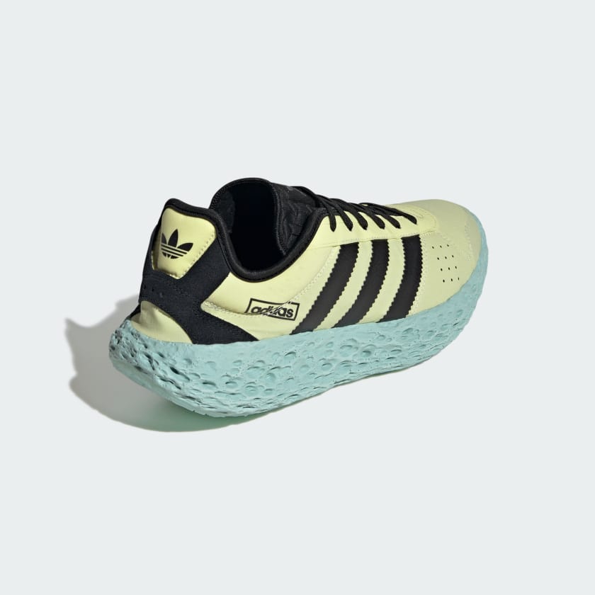 как выглядит adidas men Zponge Shoes фото