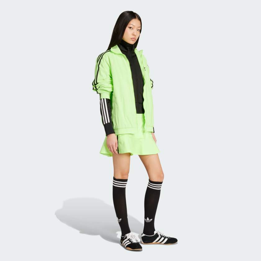как выглядит adidas women Adicolor Interlock 3-Stripes Mini Skirt фото