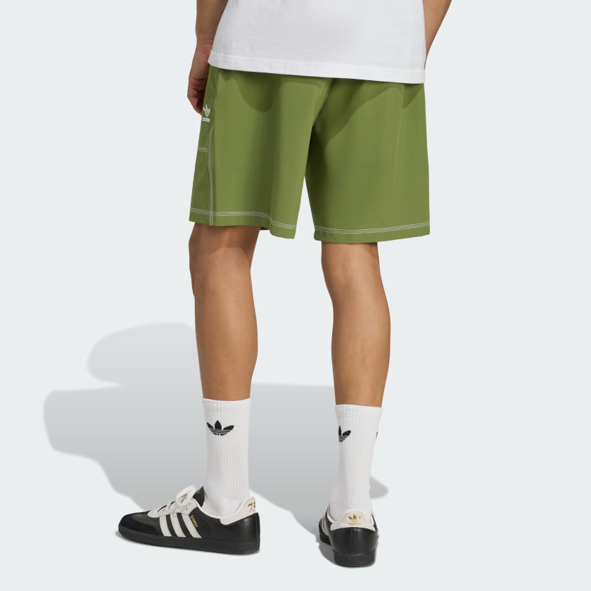 как выглядит adidas men Trefoil Essentials Shorts фото