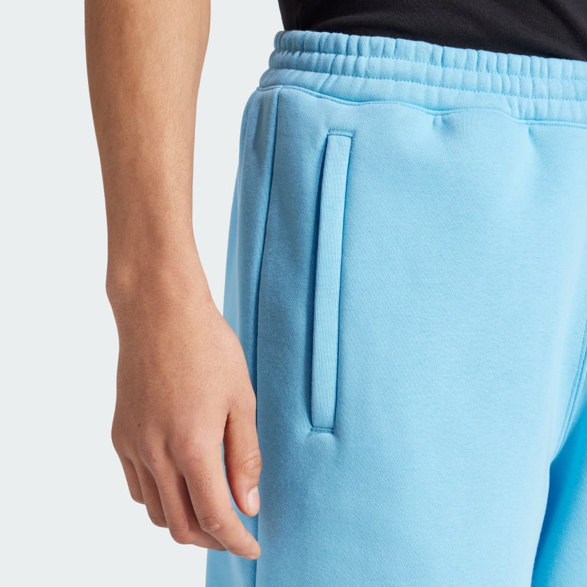 как выглядит adidas men Trefoil Essentials Shorts фото