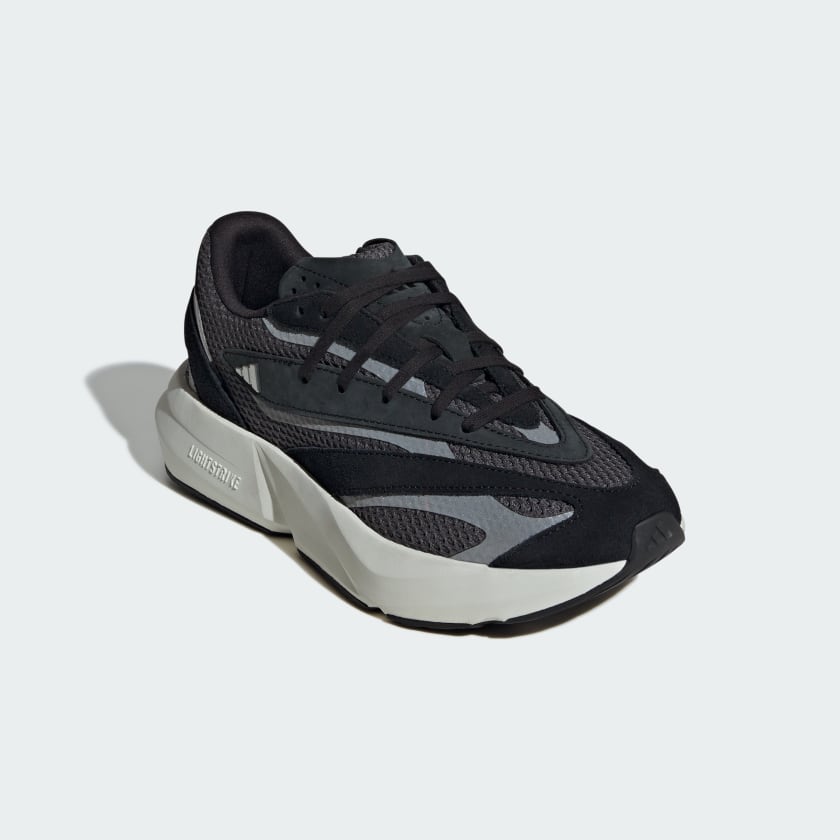 как выглядит adidas women Lightblaze Shoes фото
